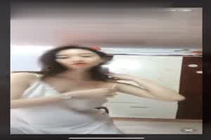 抖音走光系列-故意露奶  背景图片