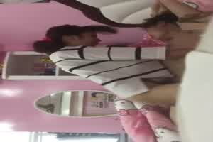 极品绝美身材女友，性欲太强在上乘骑  背景图片