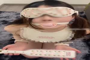 双马尾可爱小女仆  背景图片