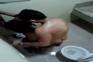 喝醉到厕所做爱被偷拍到  背景图片