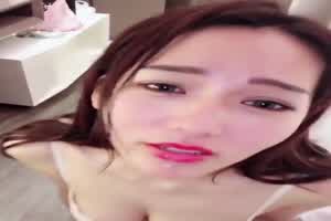 看到哥哥的鸡巴内裤就湿了  背景图片