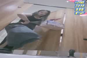 七月最新流私房大神极品收藏❤️商场女厕全景后拍系列⭐⭐⭐⭐⭐  背景图片