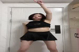 黑丝露脸脱衣舞定制  背景图片