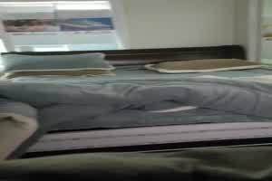 爆操男欢女爱，把反差婊干出白浆  叫声淫荡～～100分  背景图片