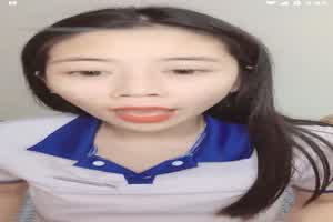 山东尤物妹妹放学还没洗澡呢给哥哥们看一下粉逼  背景图片