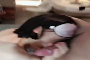 短发小母狗奋力帮我口  背景图片