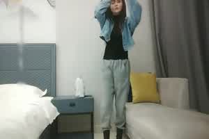 约操健身室少妇  背景图片