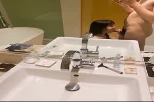 边欣赏风景边做爱  背景图片