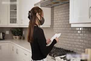 御姐女神〖米菲兔〗送餐员强上独守空房的寂寞少妇 平时有多高冷 床上就有多饥渴 温柔反差人妻  背景图片