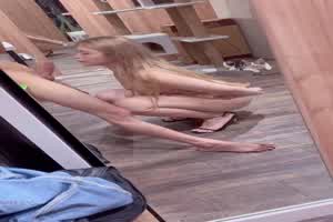 这鸡鸡好硬啊我也想吃一口  背景图片