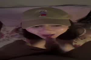 美女骑行搭子，不仅可以一起骑行游玩，还可以带到床上骑  背景图片