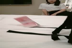 校花第一次出来兼职 先让我好好品尝  背景图片