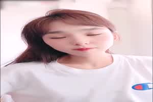 91大神 甜美小可爱腿开开等我来  背景图片