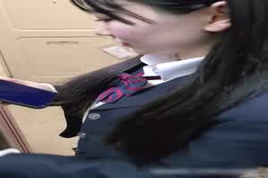 偷拍日本学生妹小裤裤  背景图片
