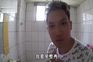 趁女友睡着时射了一脸都是  背景图片