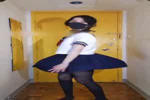 NAIMI变装肛塞大秀身材  背景图片