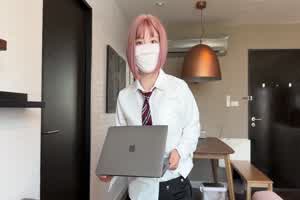 原创 樱花小猫 妈妈新叫了一个家庭教师，给我上了一场特殊的性教育课  背景图片