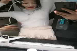 极品校花《大一学妹》豪华酒店，和同学激情啪啪口爆  背景图片