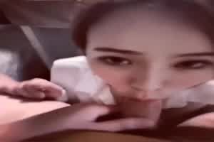 极品小泥鳅。。。  背景图片