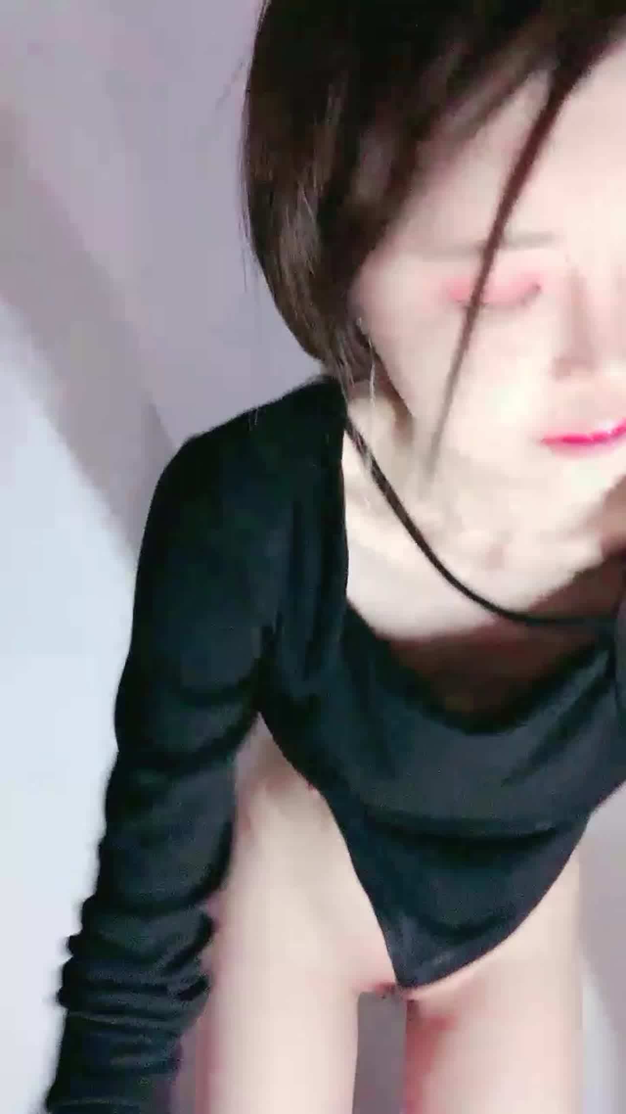  完美身材粉红奶头艳舞 的剧照2