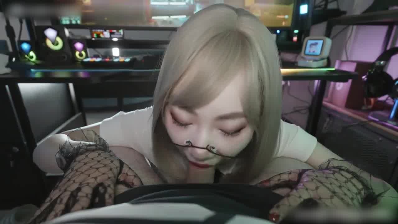  米菲兔 电竞ol你玩电脑我吃鸡巴！ 的剧照10