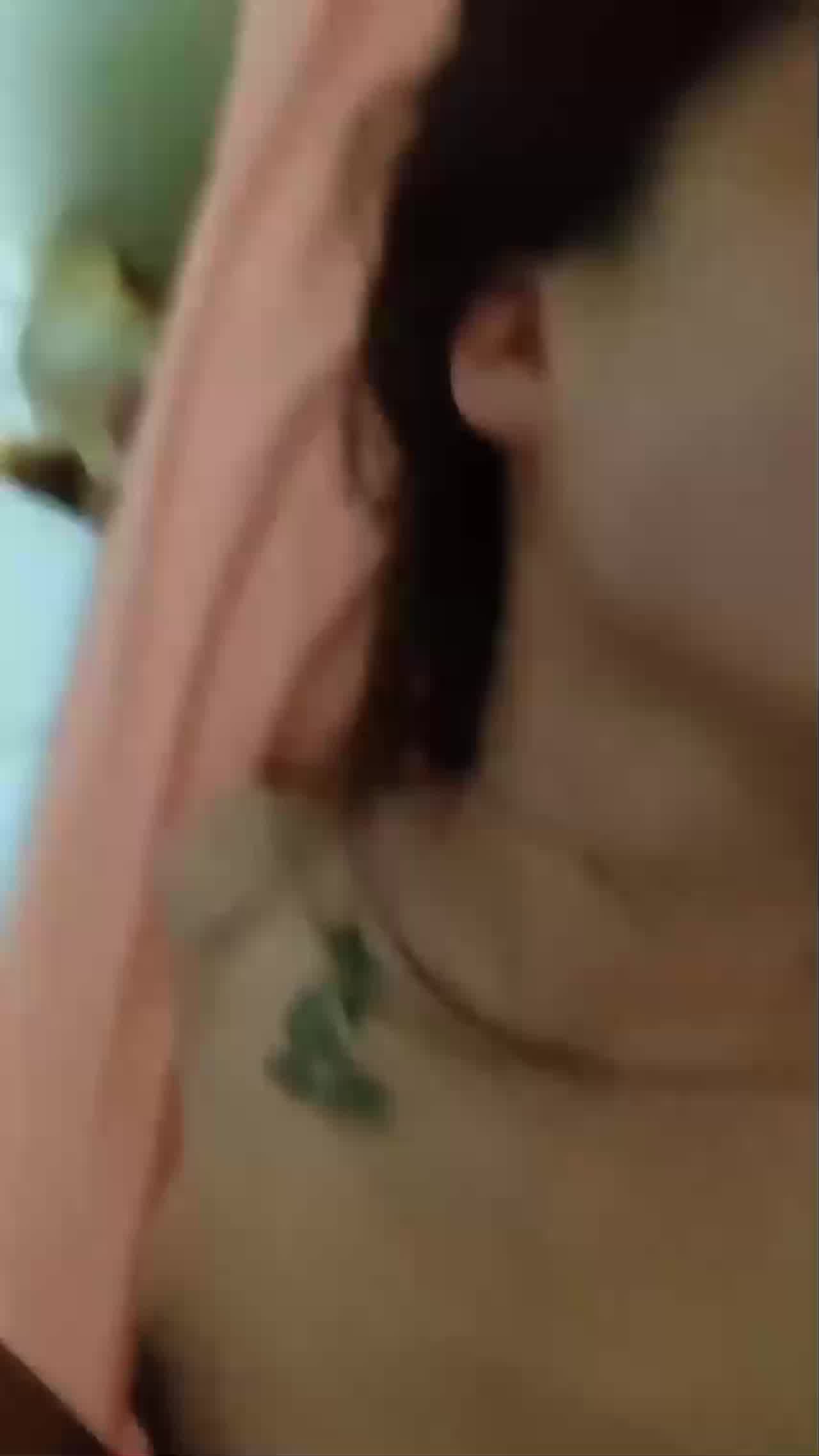  女同事喝醉被带回家给操了 的剧照2