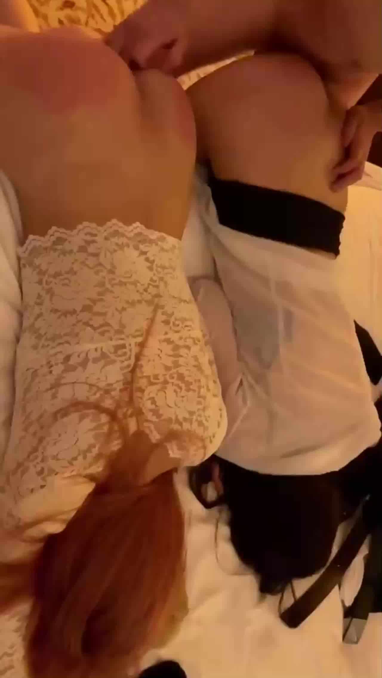  极品双胞胎屌丝的女神，被富二代连操带打加内射 的剧照7