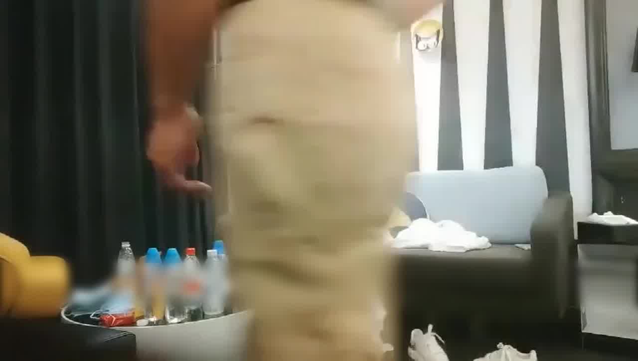  爆笑探花 收费女主被操到大哭不让操差点退钱 的剧照6