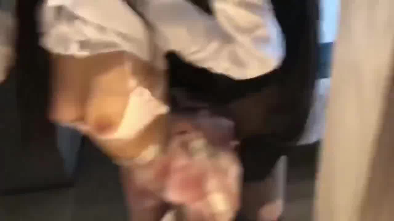  情侣酒店啪啪啪，骚货女友拿手机自拍 的剧照3