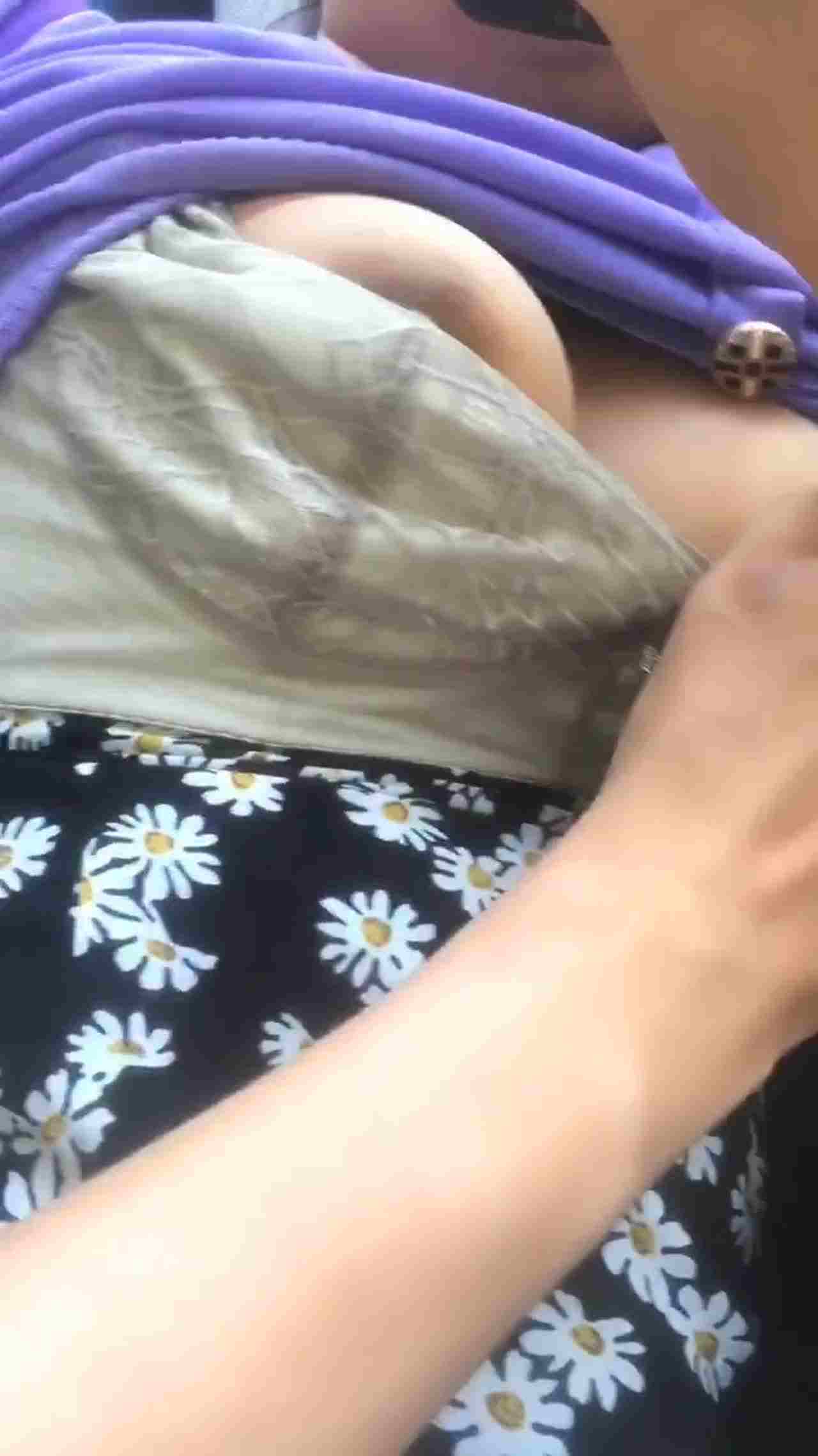  办公室女秘书在午休 的剧照5