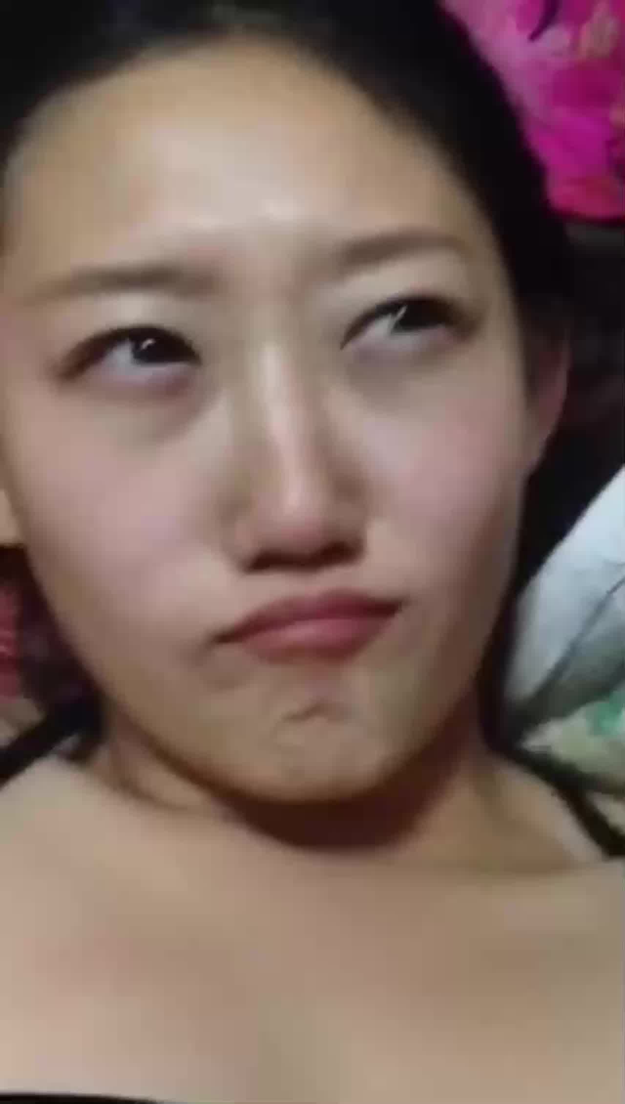  自拍与女友开战 的剧照3