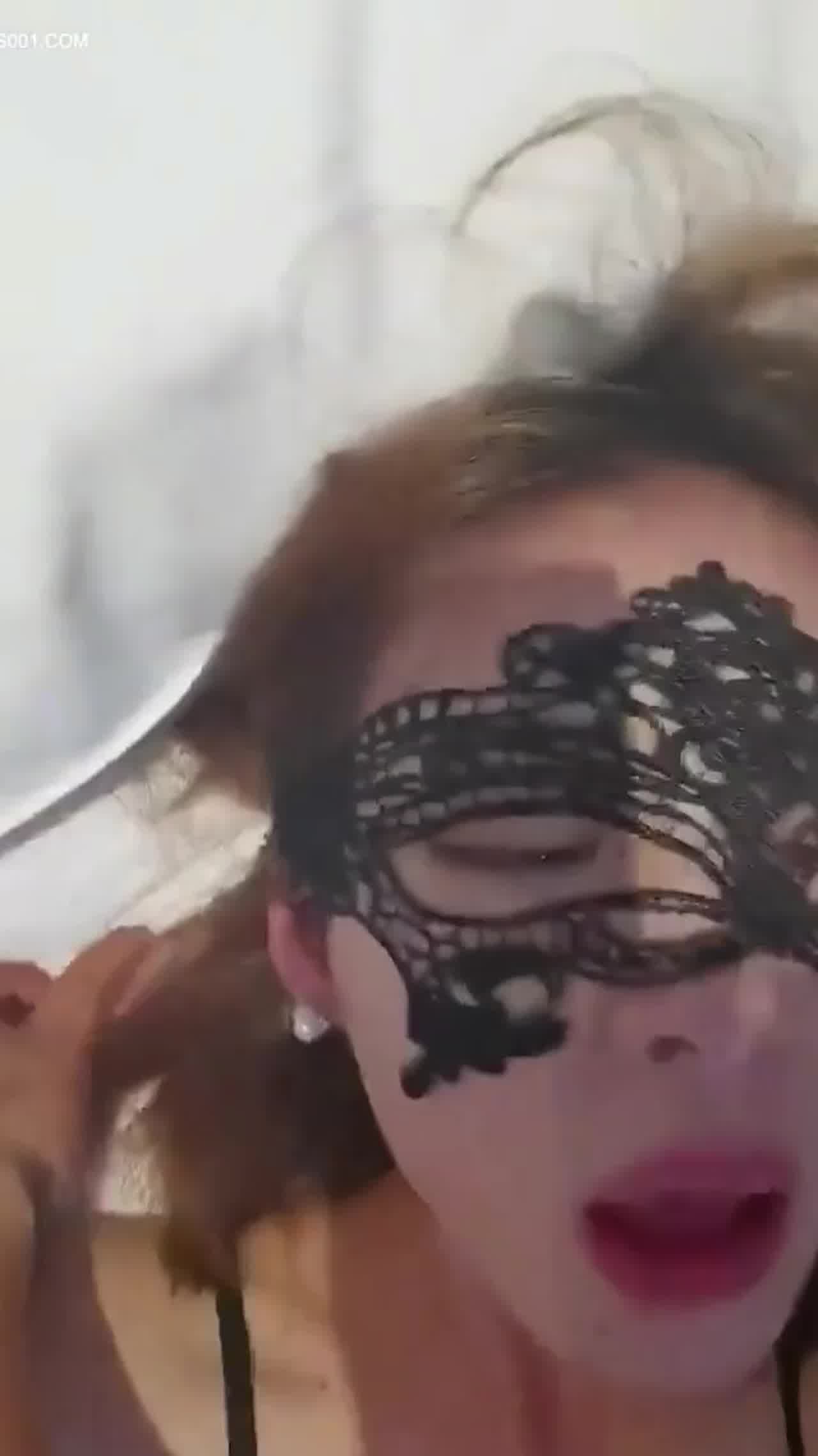  高潮时的泛红和颜射后的精液 的剧照2