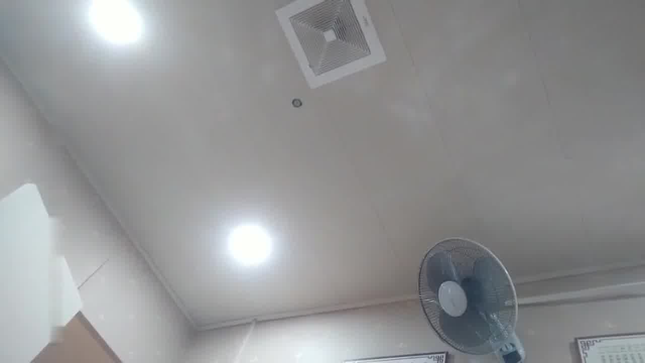  养生美容院找粉嫩逼逼的老板娘来一炮，花了重金，才让无套内射 的剧照8