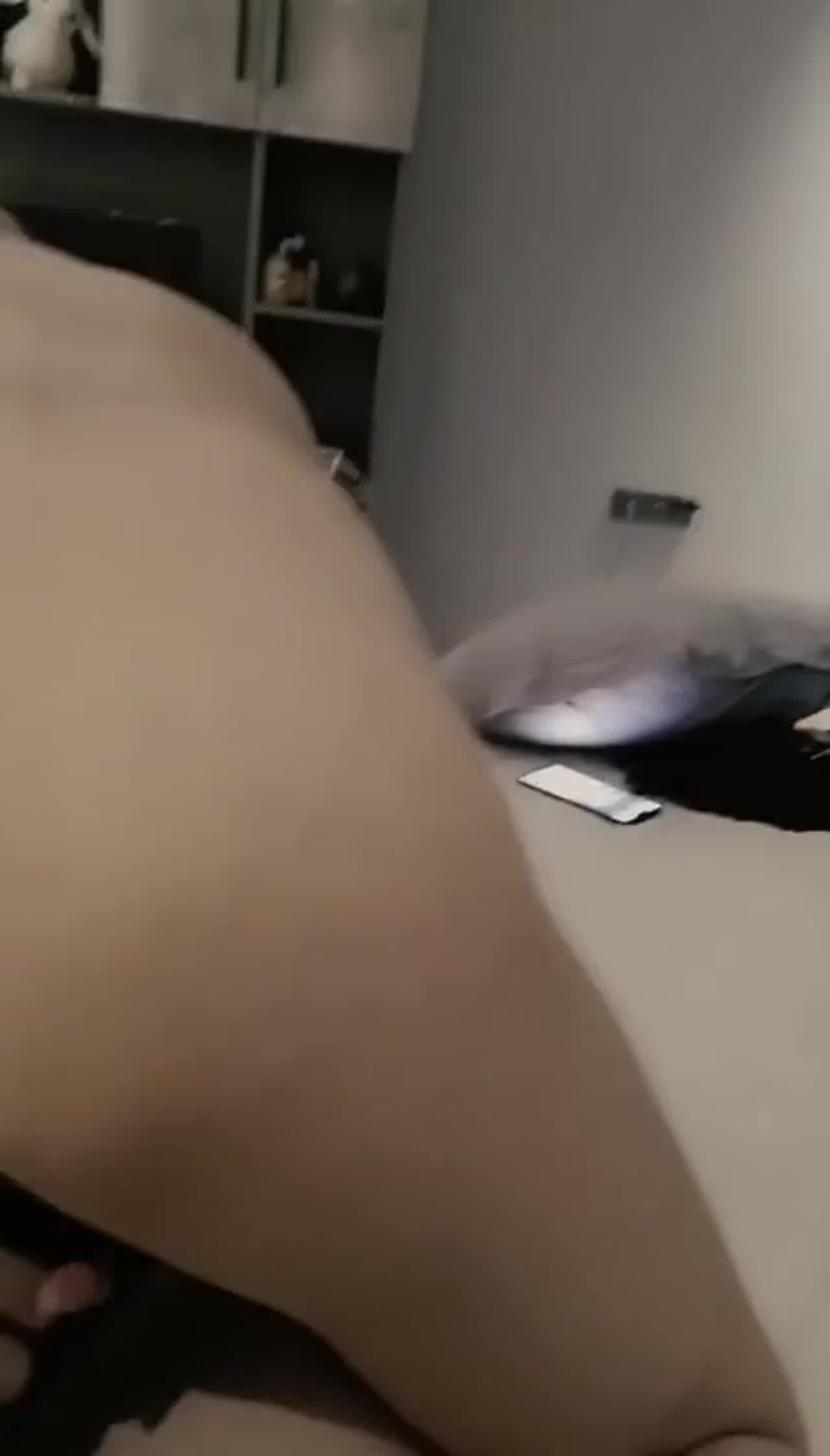  短发埃及艳后 各种淫语调教 的剧照8