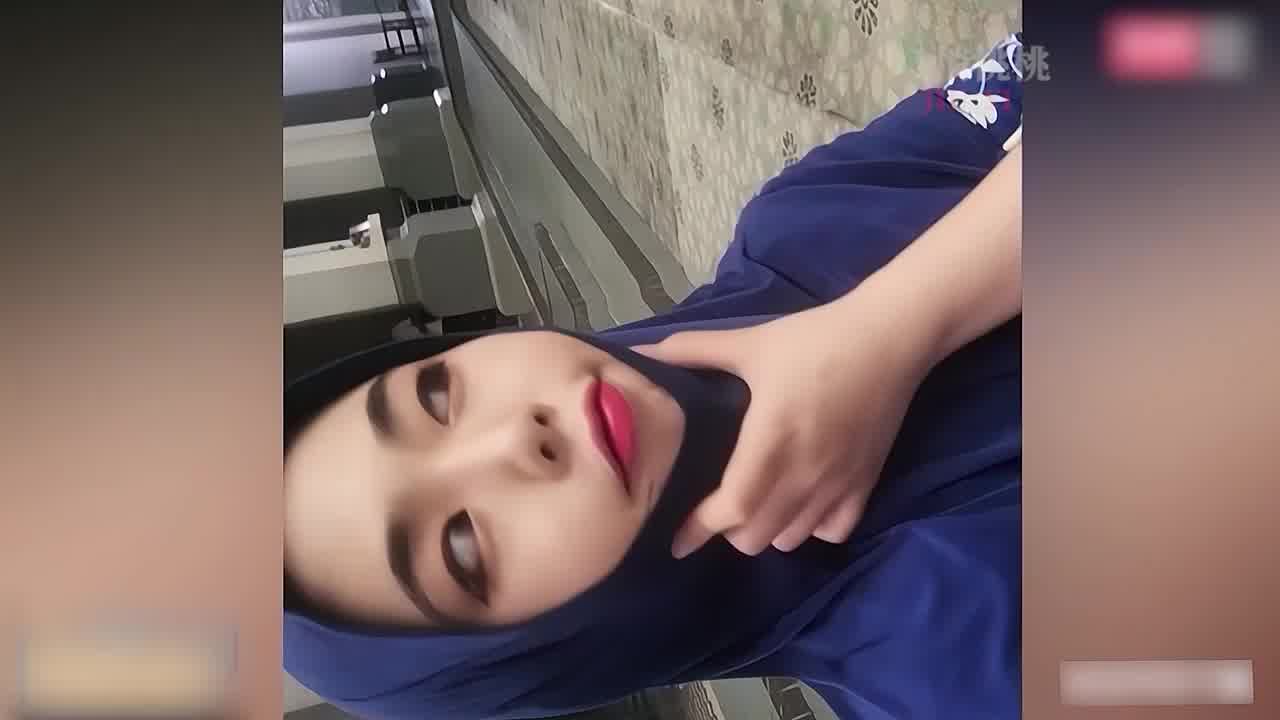  反差女神泄露惨遭网曝，上面深喉下面潮吹喷水内射 的剧照2