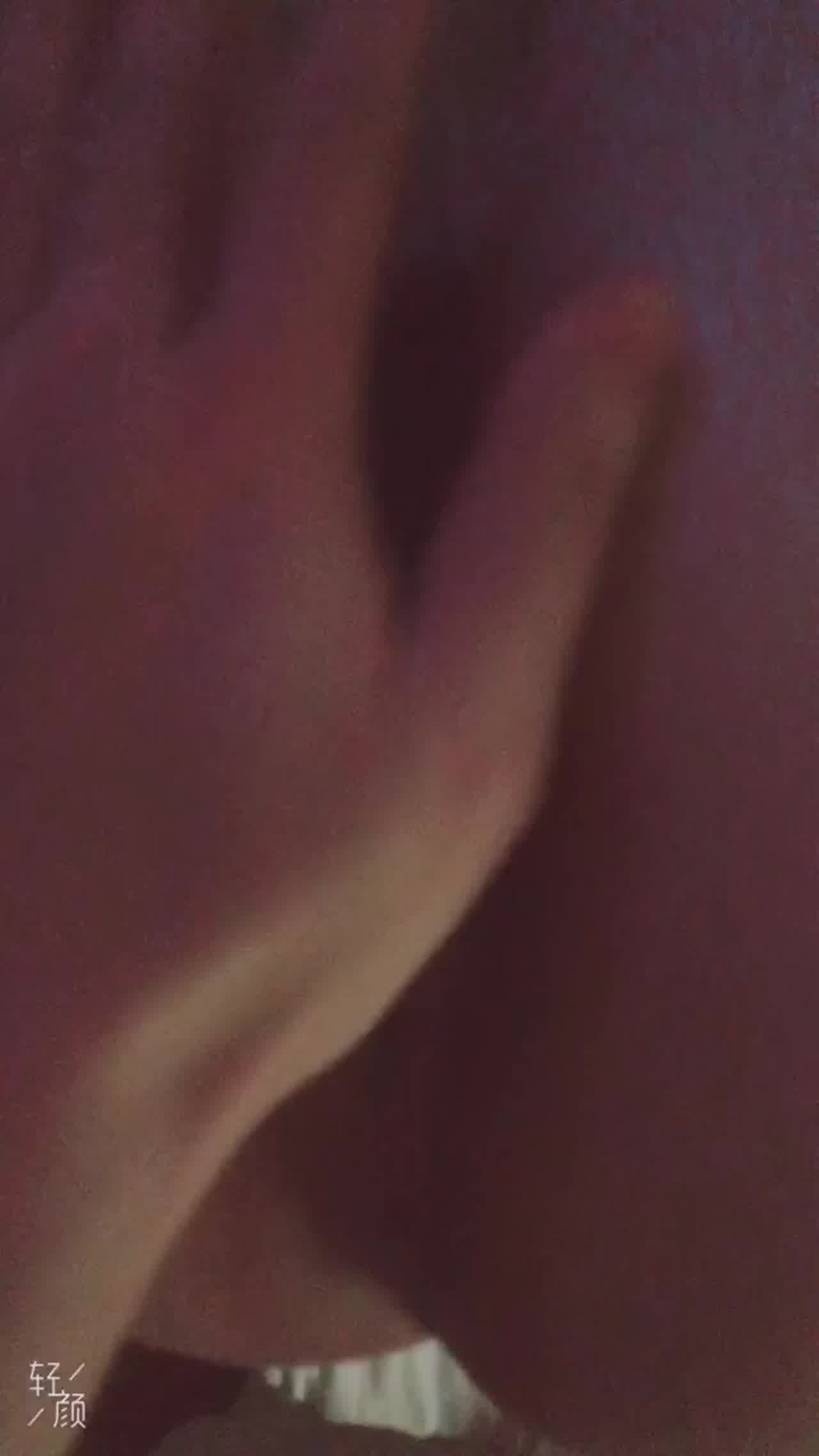  00后水嫩骚穴（本人原创拍摄） 的剧照9