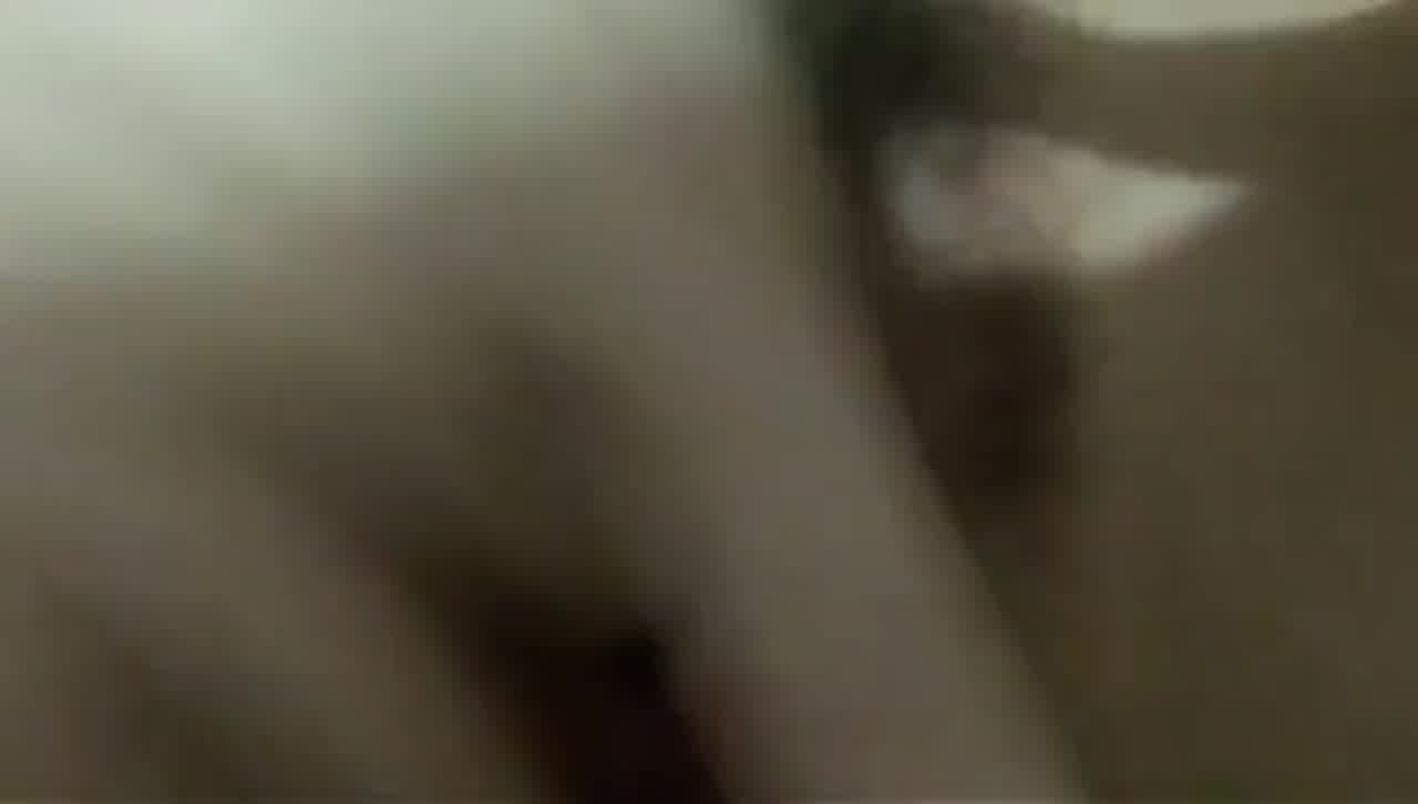  痒的难受，自己扣一下，下面都拉丝了 的剧照7