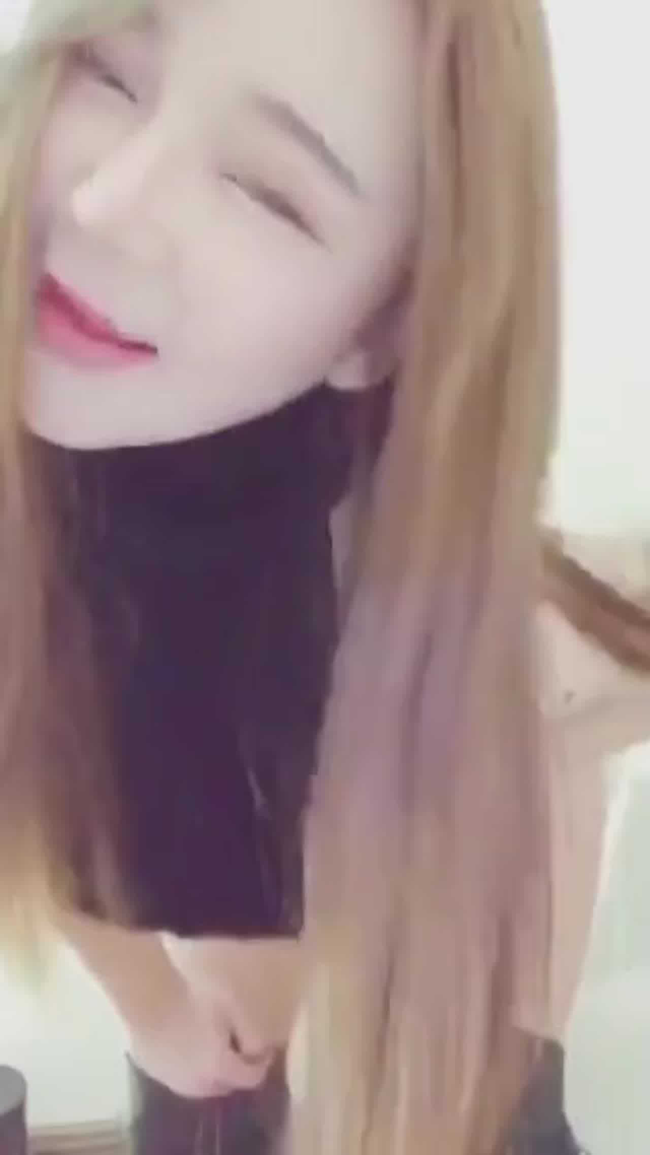  大四学姐的精品自慰 的剧照9