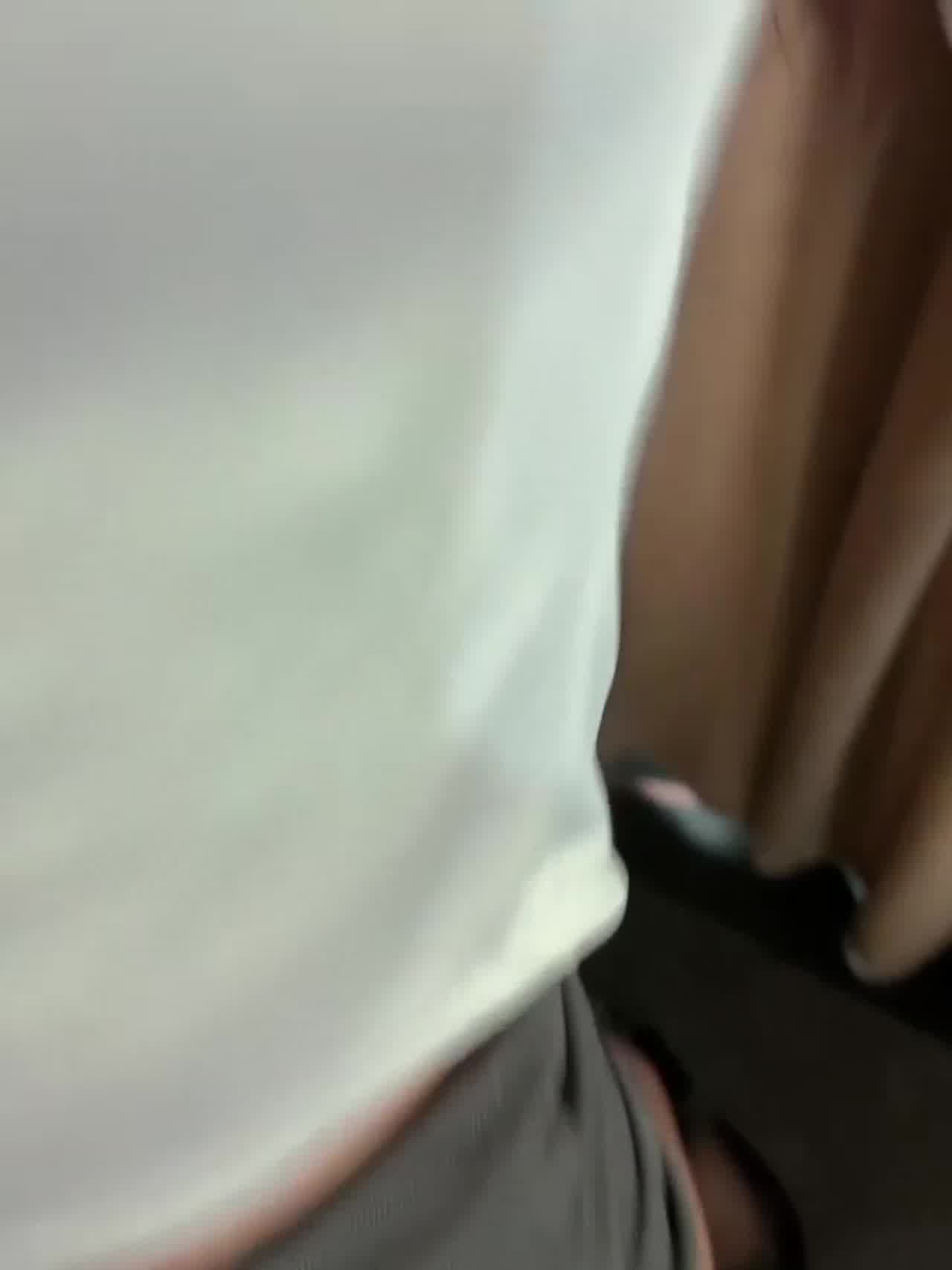  『家有迷人小嫂』新作 哥哥满足不了 我替哥哥操嫂子 香蕉插嫂嫂嫩穴 的剧照3