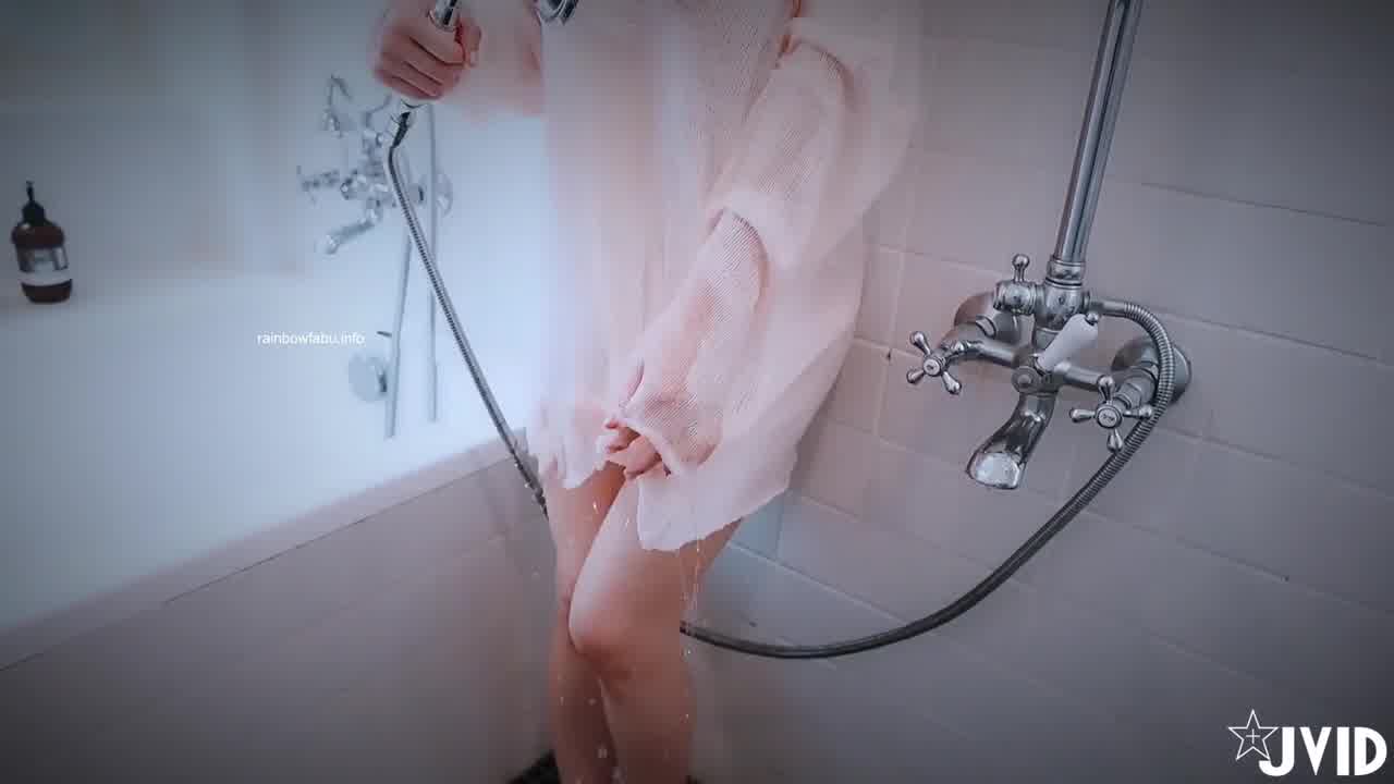  jvid 雪白小鹿那对巨乳若隐若现 的剧照8