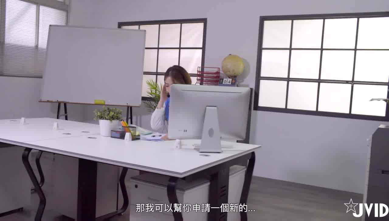  jvid 雅捷《漱务二课》总机小姐全裸全空 的剧照10