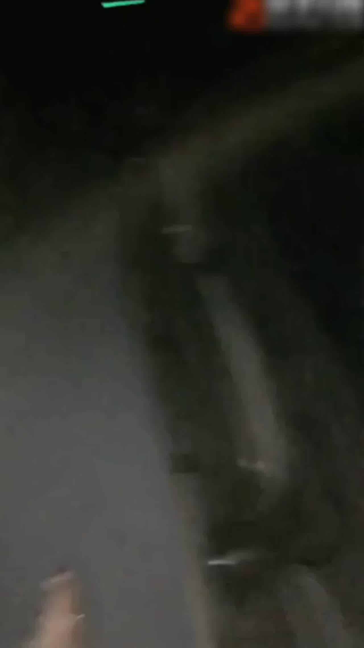  电影院爆操包养小三 忍不住娇喘引来围观 看电影操逼两不误! 的剧照9