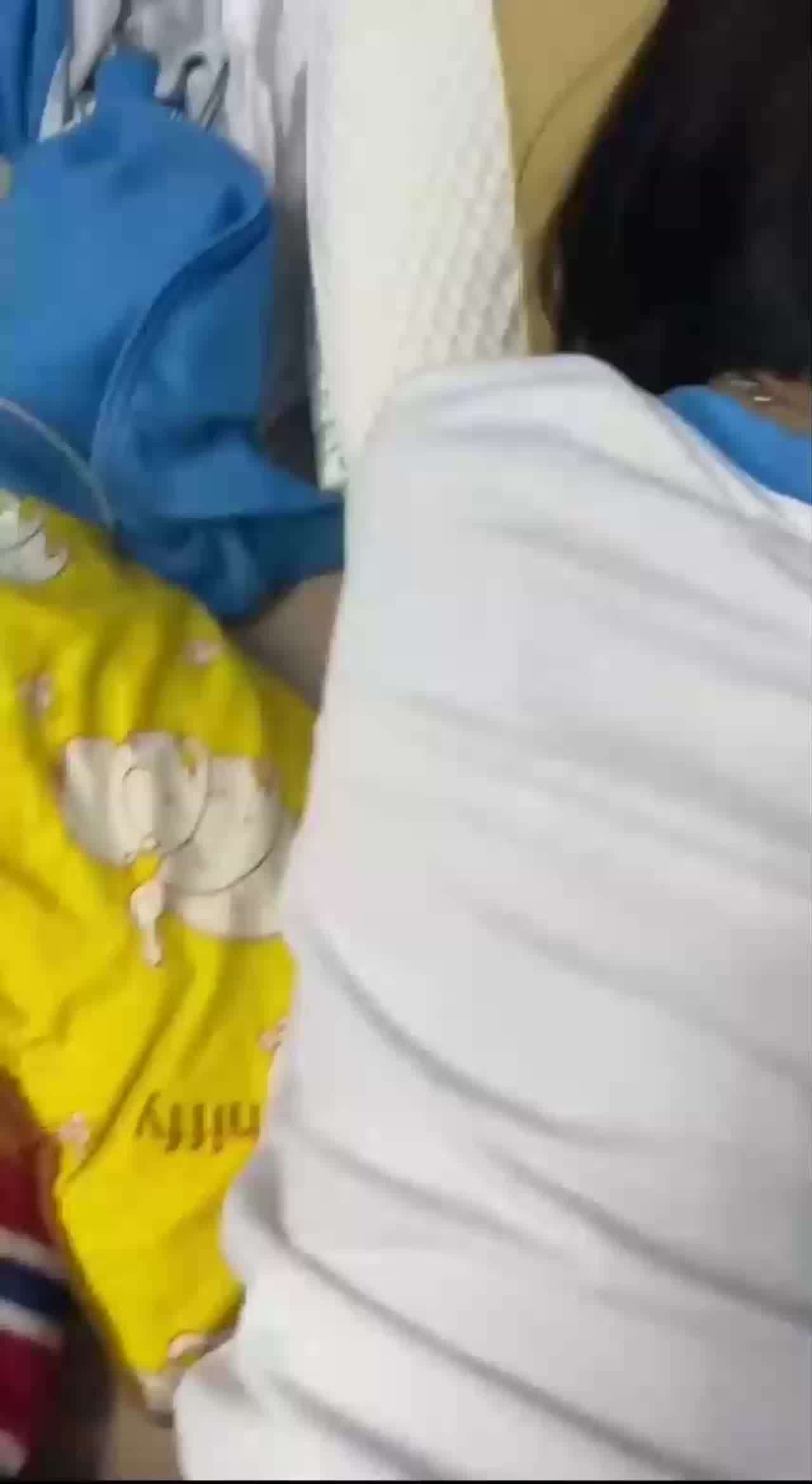  上海剑桥学院蜂腰翘臀 ”薛翊宁“ 被校男友强拍啪啪，呻吟声很顶 的剧照9