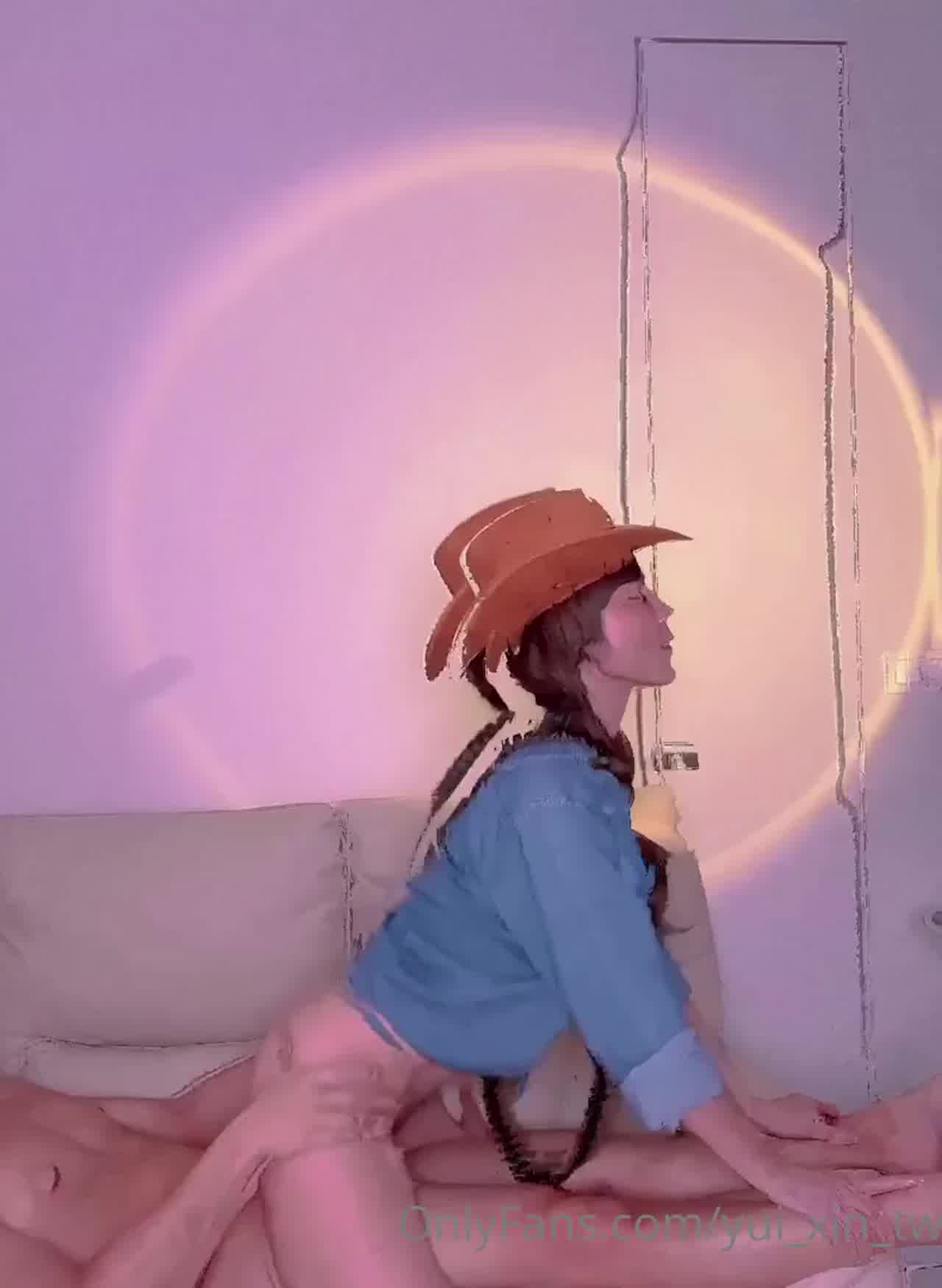  星国辛尤里 淫乱牛仔很忙的 的剧照7