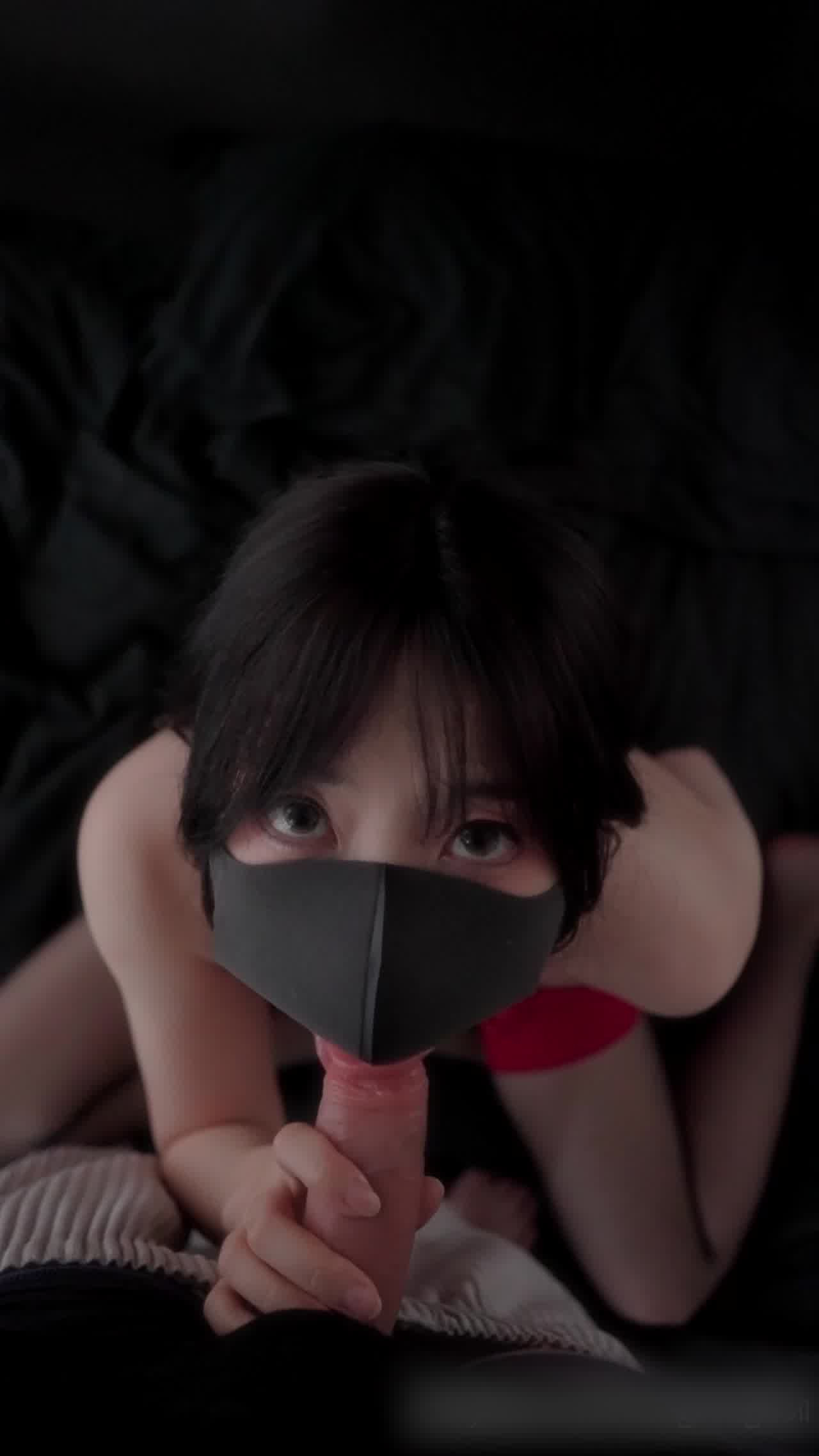  玩偶姐姐每日口交练习 红色情趣套装加上黑丝射阿 的剧照2