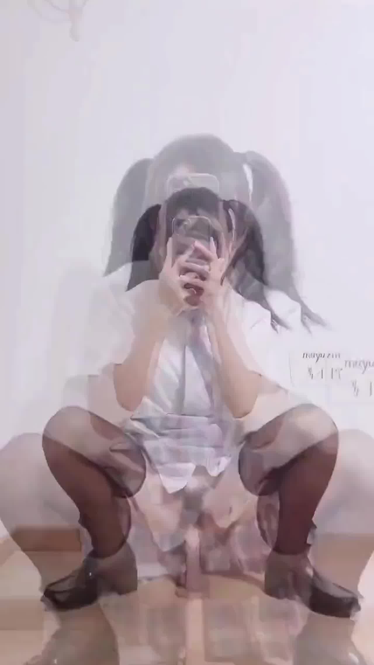  苏小柠 双马尾萝利不是白虎 的剧照9