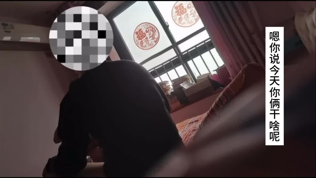  父女乱伦郑州真实强上女儿事件，突然锁门，然后强推脱衣服，女儿一直在哭不要，父亲不断pua就当吃棒棒糖 的剧照10