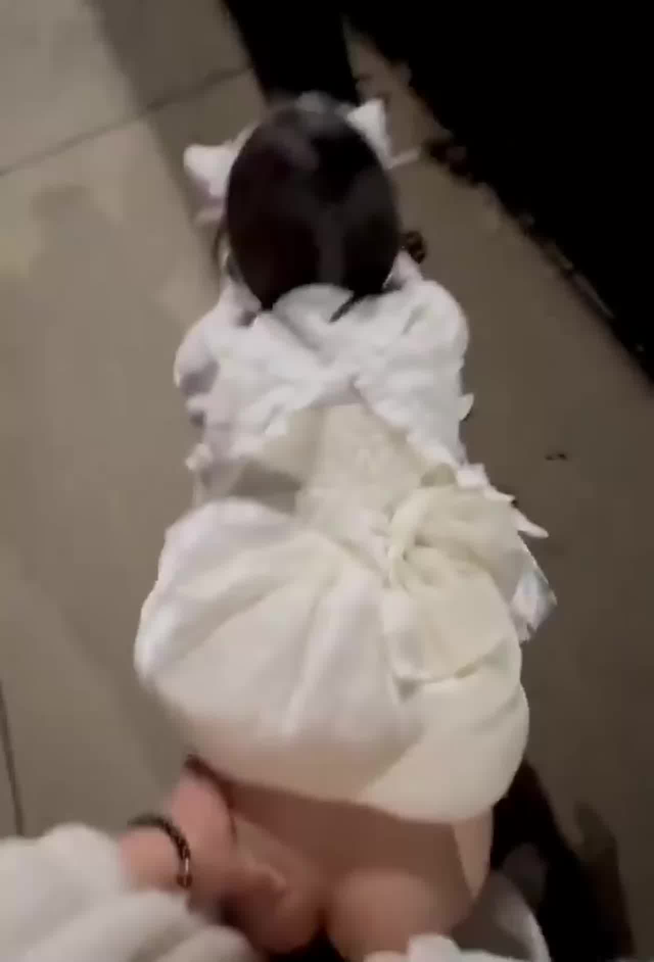  陪大叔在广场做爱 的剧照6