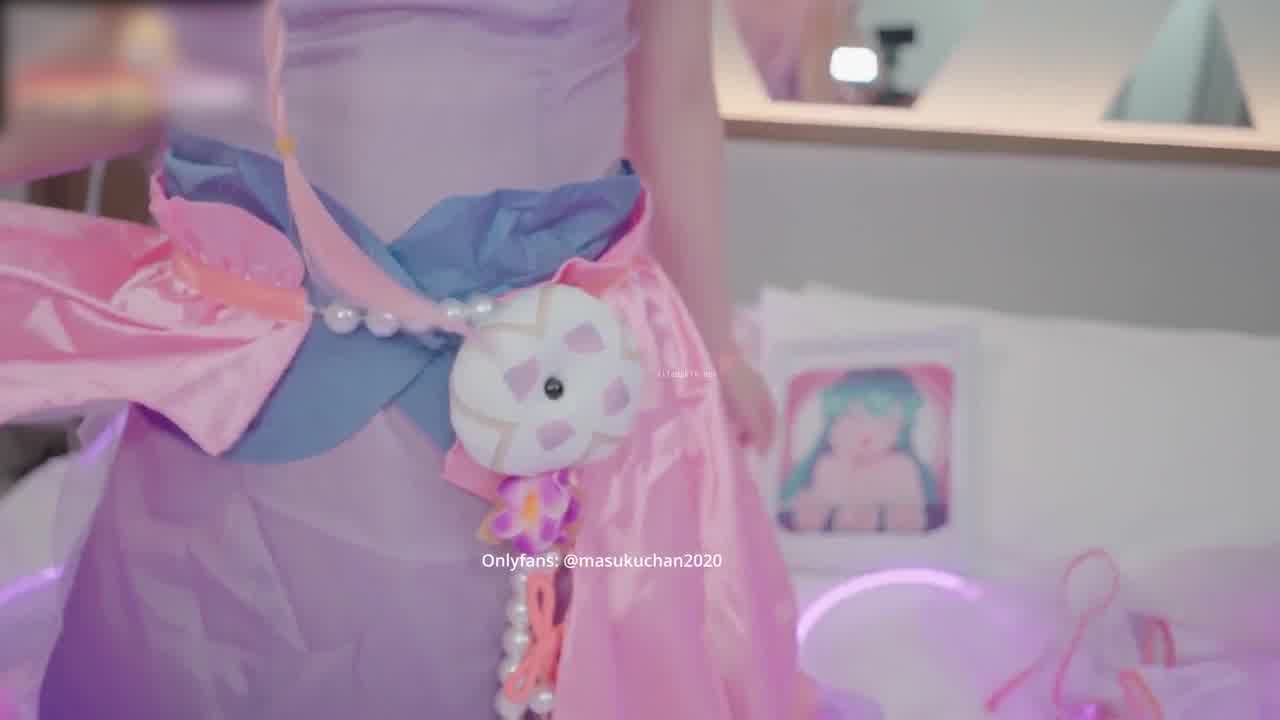  Masukuchan口罩酱 网红泄密贵圈万人追踪OnlyFans可盐可甜百变女神大尺度私拍 的剧照10