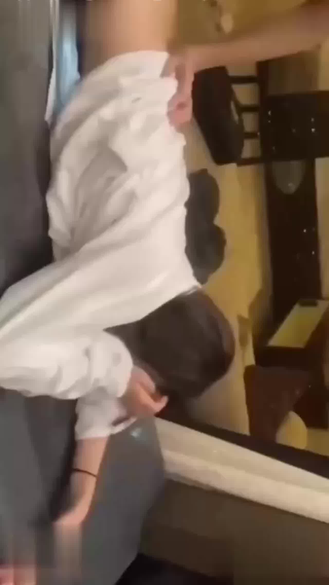  成都师范学院极品嫩妹梁山雅 女仆装被金主爸爸无套狂操嫩穴 黑丝后入颜射吃鸡！ 的剧照7